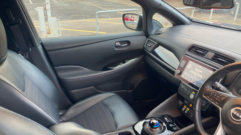 Nissan LEAF 110kW N-Connecta 39kWh 5dr Auto Electric Hatchback